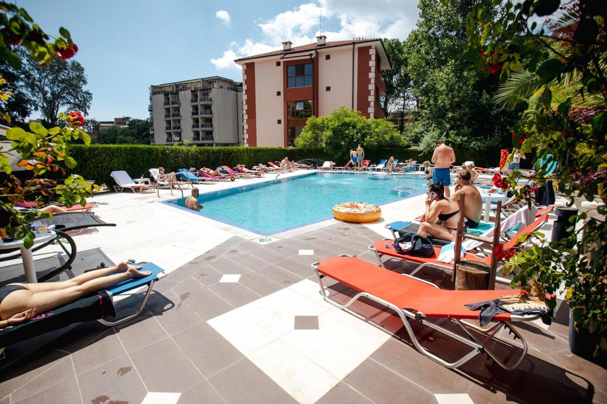 Biato Apartments 阳光海滩 外观 照片