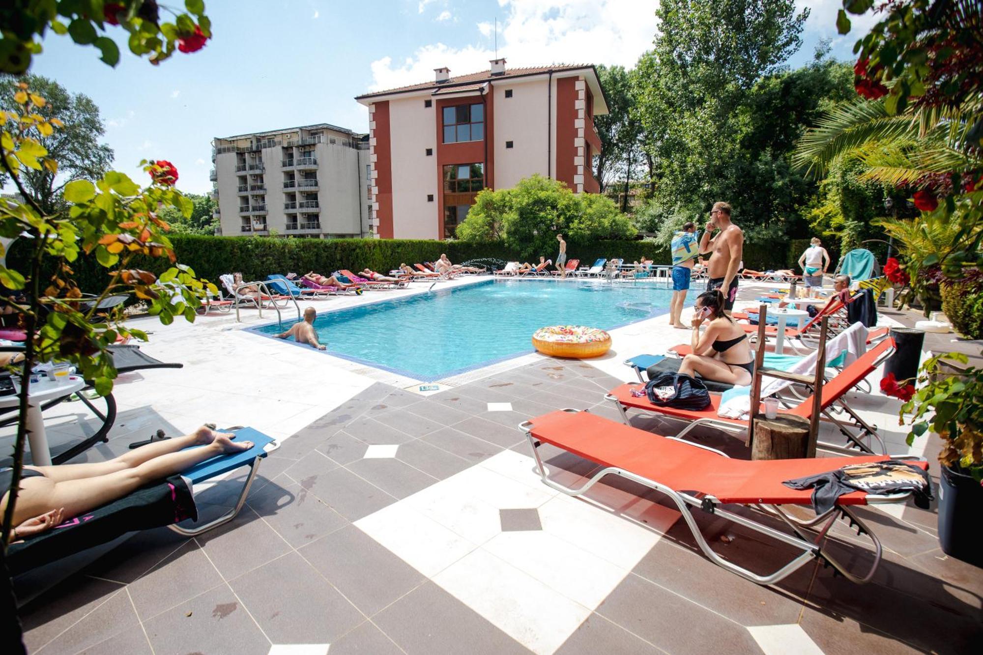 Biato Apartments 阳光海滩 外观 照片
