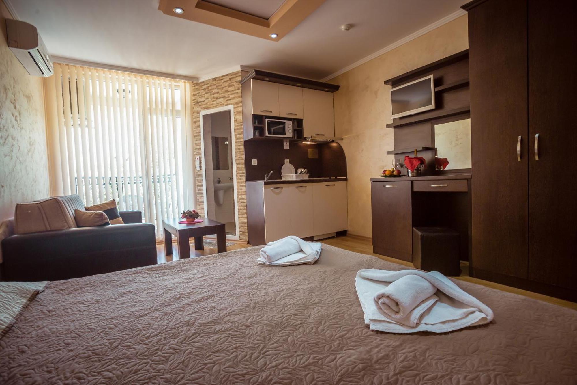 Biato Apartments 阳光海滩 外观 照片