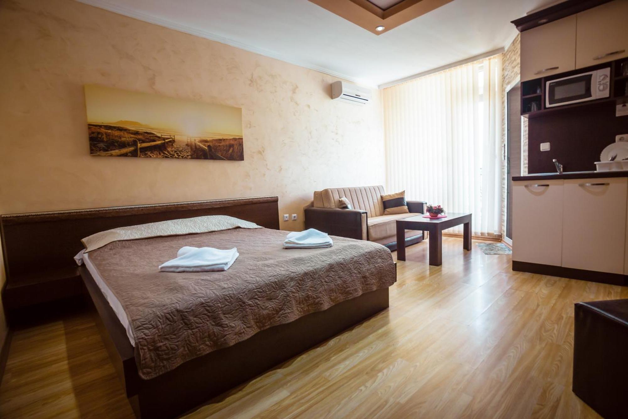 Biato Apartments 阳光海滩 外观 照片