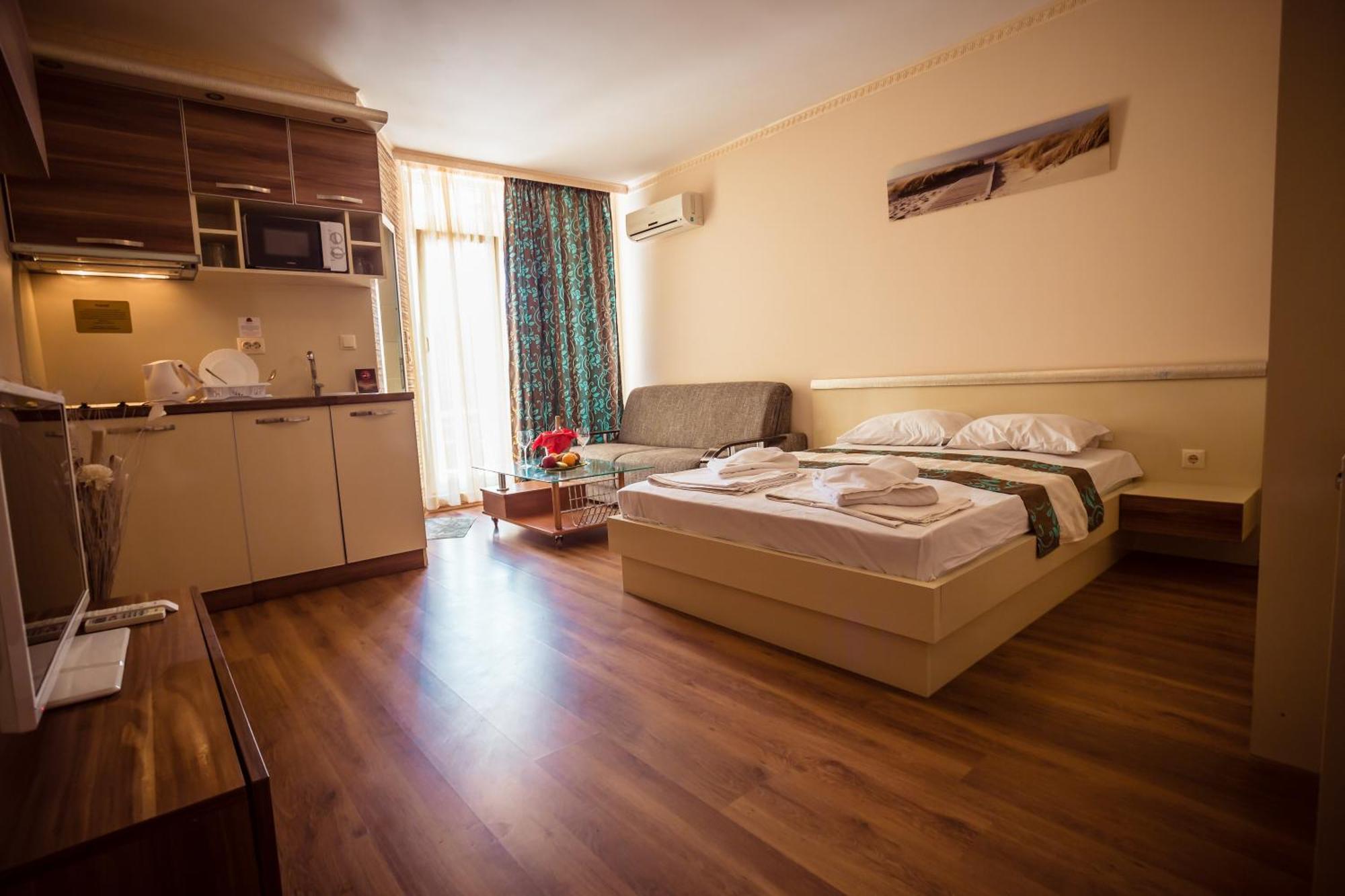 Biato Apartments 阳光海滩 外观 照片